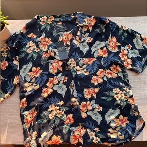 NWT Abercrombie Women’s Hawaiian Button Up Shirt Size Small